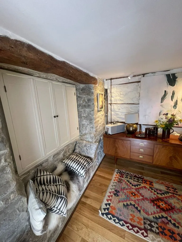 Solid panel plantation shutters